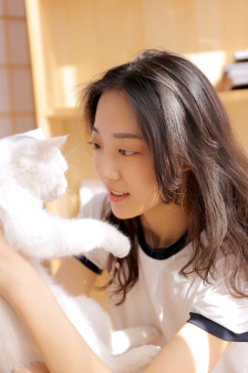 一边吃胸边膜下免费版刺激